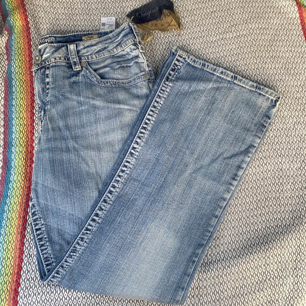 NWT SUKI Silver Jeans